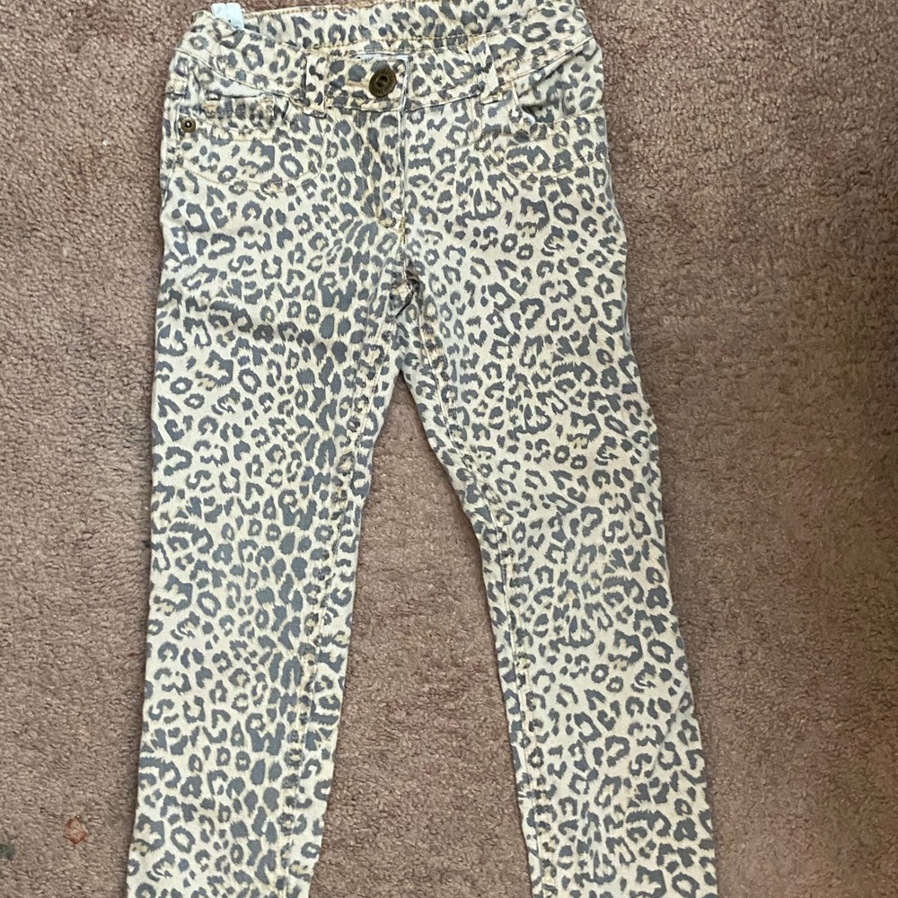 Girls leopard print size 5 jeans, great condition!